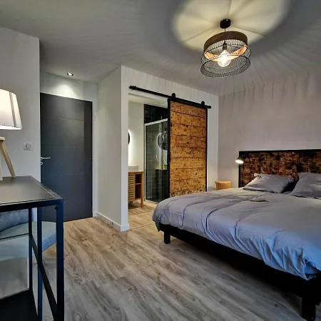 Holiday home Maison D'architecte En Pleine Nature Arlempdes