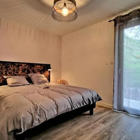 Сasa de vacaciones Maison D'architecte En Pleine Nature Arlempdes